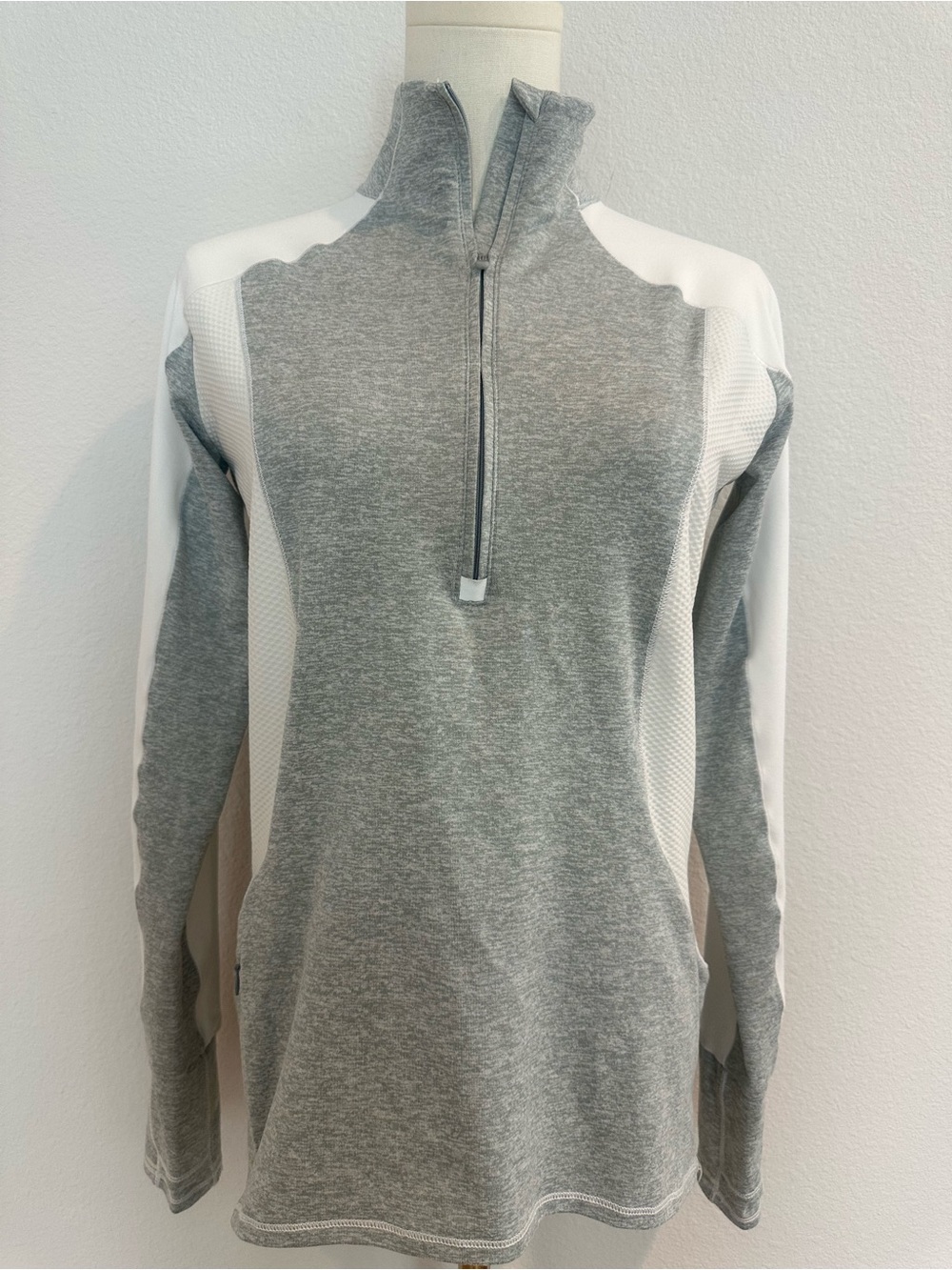 Athleta Gray White 1/4 Zip Pullover Size Small Performance Athletic Running Top